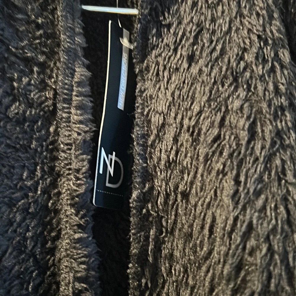 “Polyester Cardigan” - Picture 3 of 5
